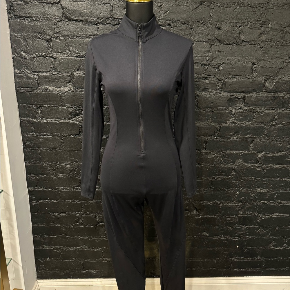 Victoria Secret full zip active bodysuit size M NWT